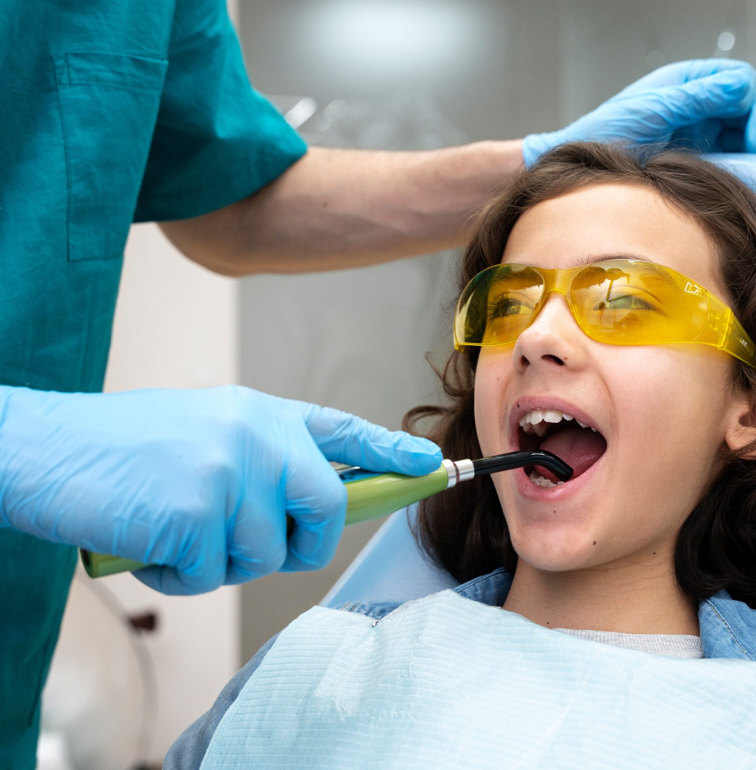 teeth-cleaning-the-white-dental-expert